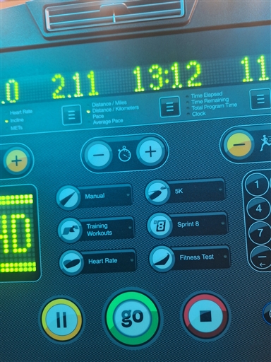 2 km Löpband på gymmet